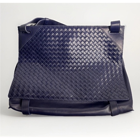 Bottega Veneta Laptop Crossbody Bag —SOLD— - Picture 3 of 11